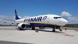 B737 800 Ryanair.jpg